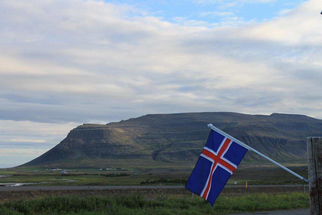 Aegisholt Privete House With Hot Tub Lägenhet Patreksfjordur Exteriör bild