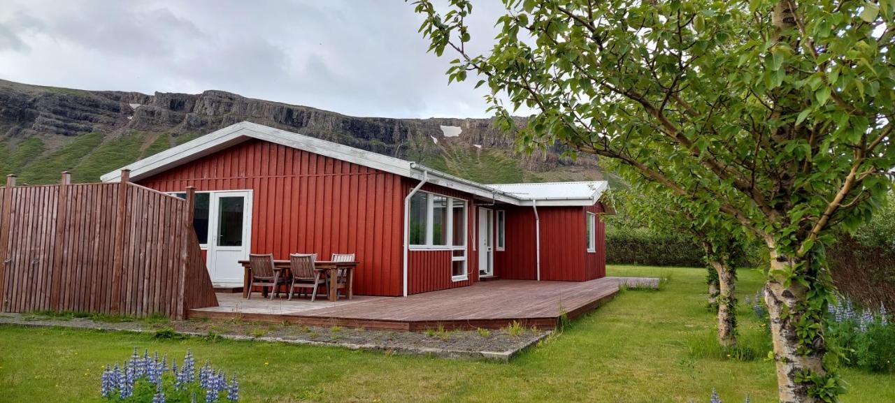 Aegisholt Privete House With Hot Tub Lägenhet Patreksfjordur Exteriör bild